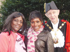 Melissa Bell with her other daughter Sheniece and Mayor Stefan Kasprzyk