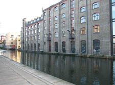 The towpath at Treaty Street