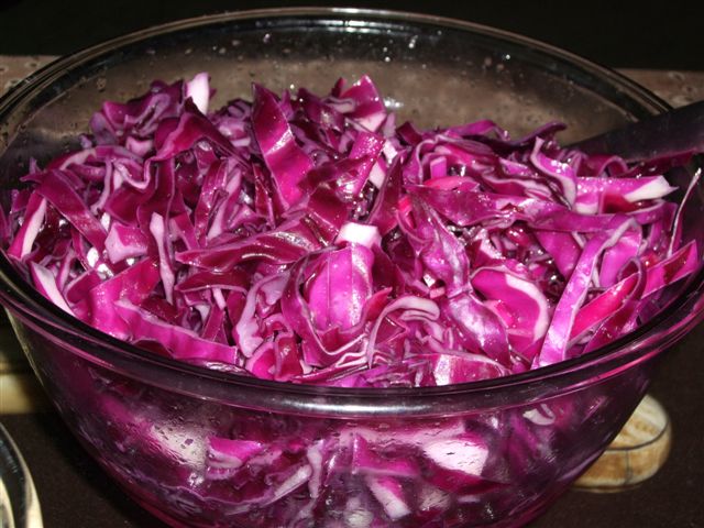 Red cabbage salad